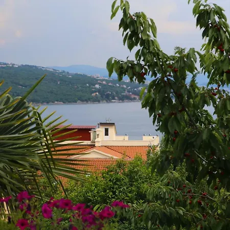 Carmen Volosko Apartment Opatija