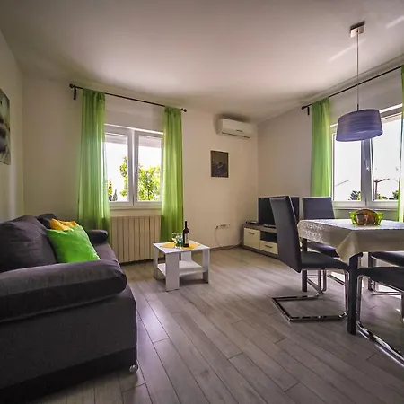 Apartment Carmen Volosko *