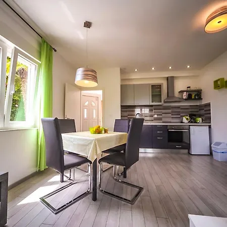 Carmen Volosko Apartment Opatija